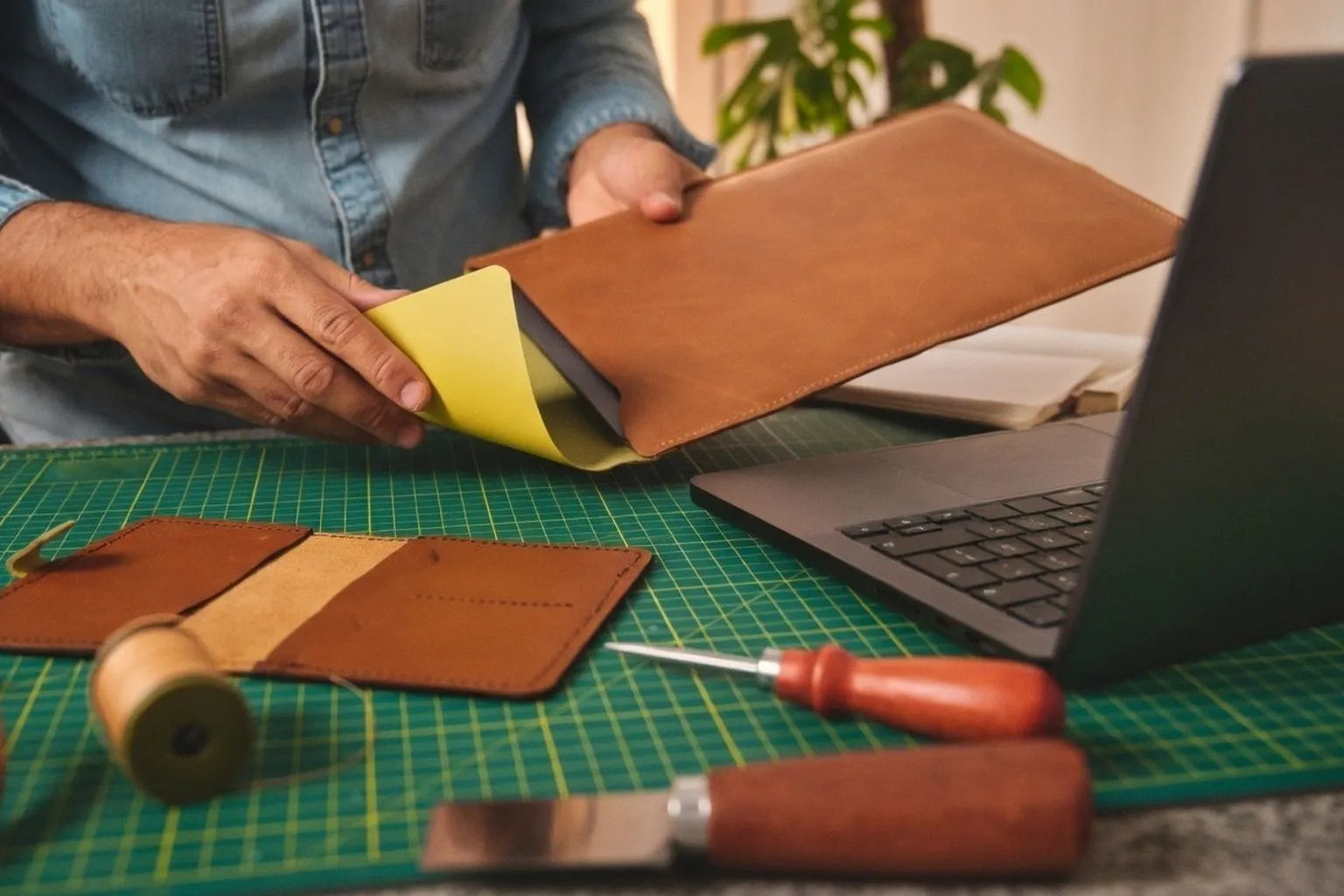 Comment choisir son sac de bureau : 15 marques de maroquinerie durables et fonctionnelles