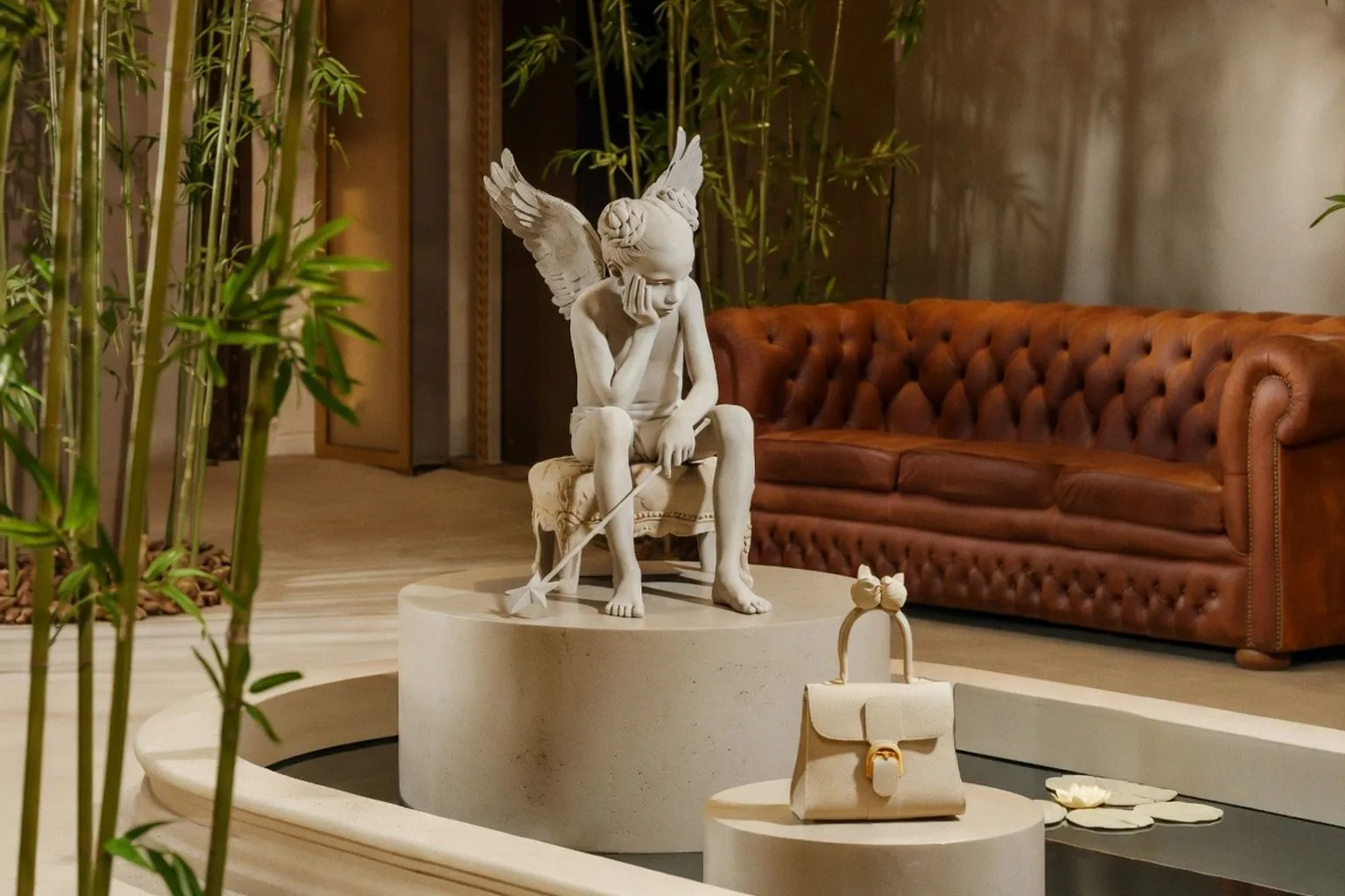 Delvaux et Hans Op de Beeck : quand l'art contemporain sublime le geste maroquinier à Bruxelles