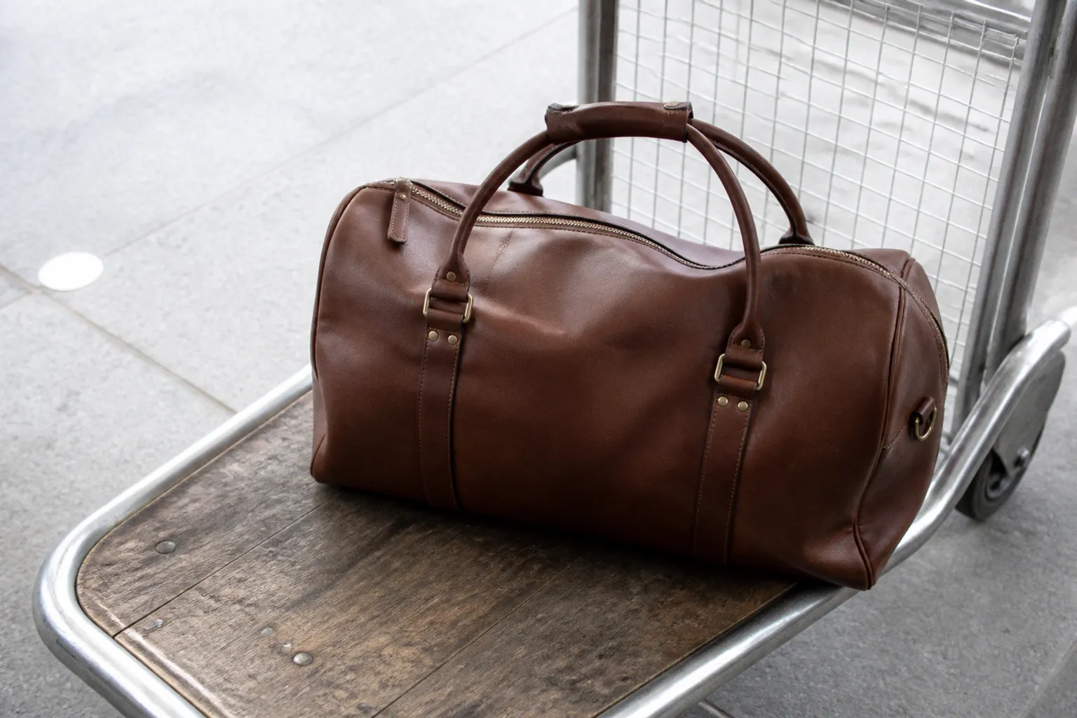 Sac de voyage en cuir : 5 astuces pour éviter les rayures