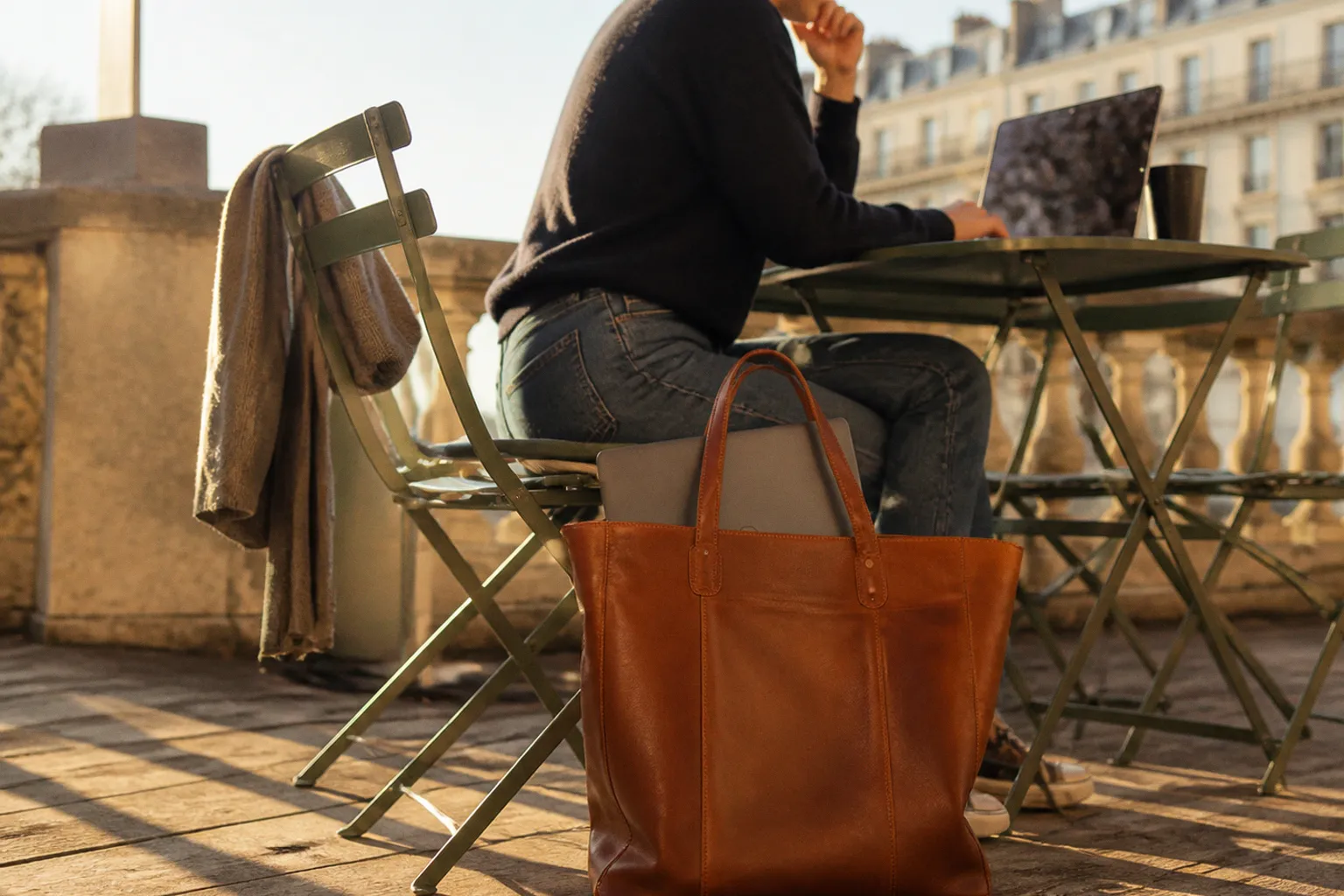 Sacs en cuir pour ordinateur : comment choisir un modèle durable pour le quotidien