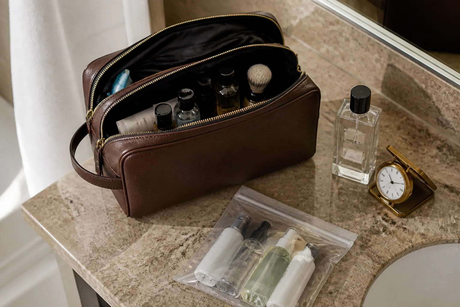 Trousse de toilette en cuir : plan d'organisation étanche